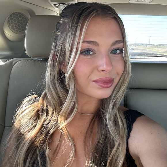 Meet your Posher, Bree - Picture 1 of 1